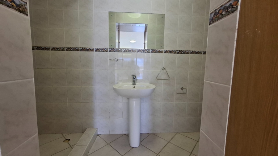 4 Bedroom Property for Sale in Menkenkop Western Cape